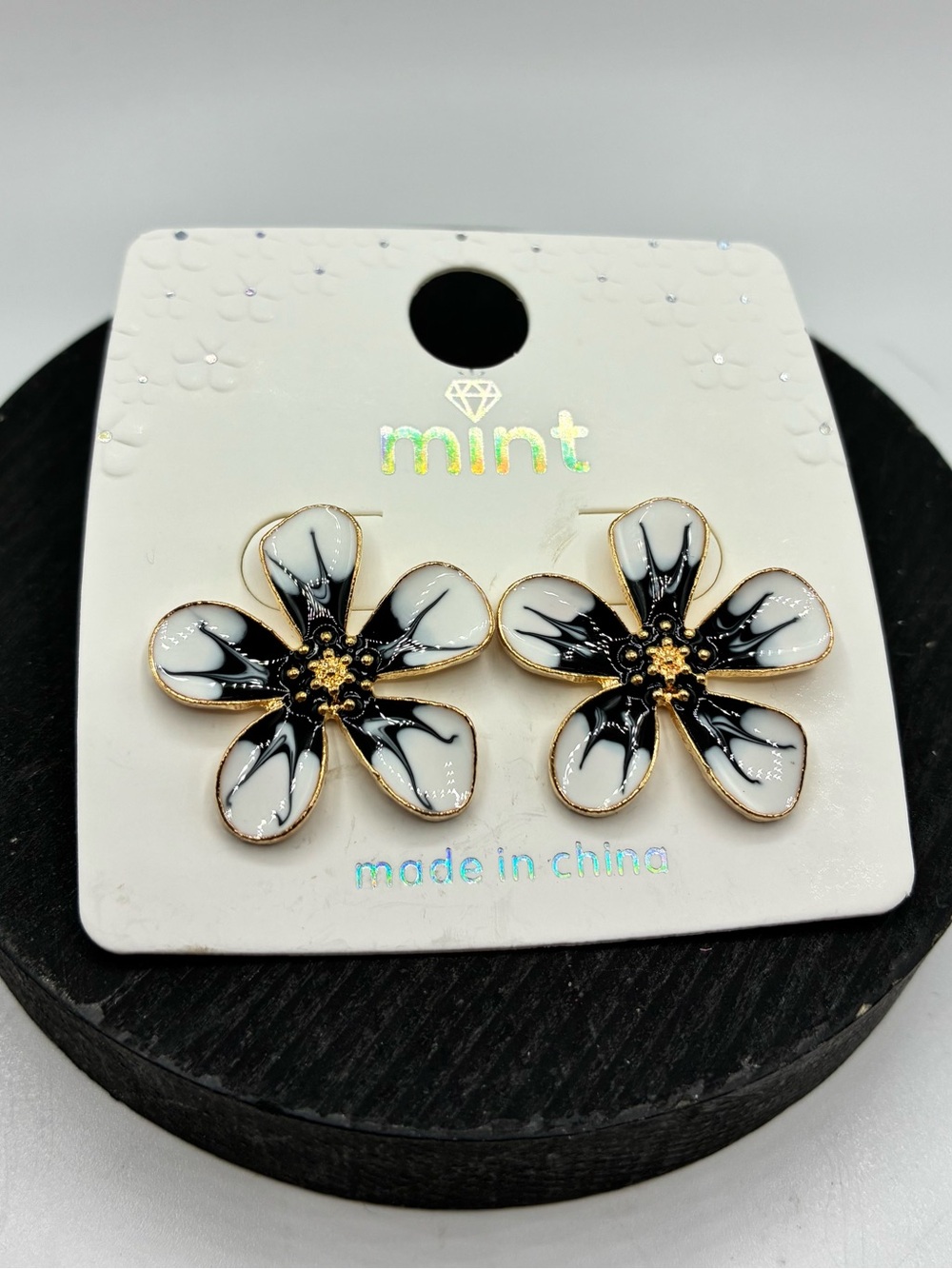 Mint Floral Earrings- Black, White & Gold